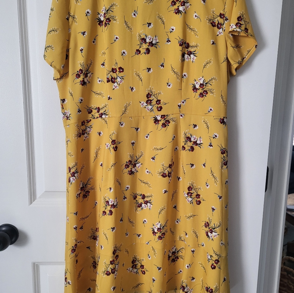 New With Tags Loft Floral Yellow Button-Down Dress Size 16 - Picture 3 of 3